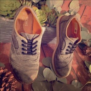 Toms: Boy’s Sz. 13, Canvas, Lace up Shoe, Gray